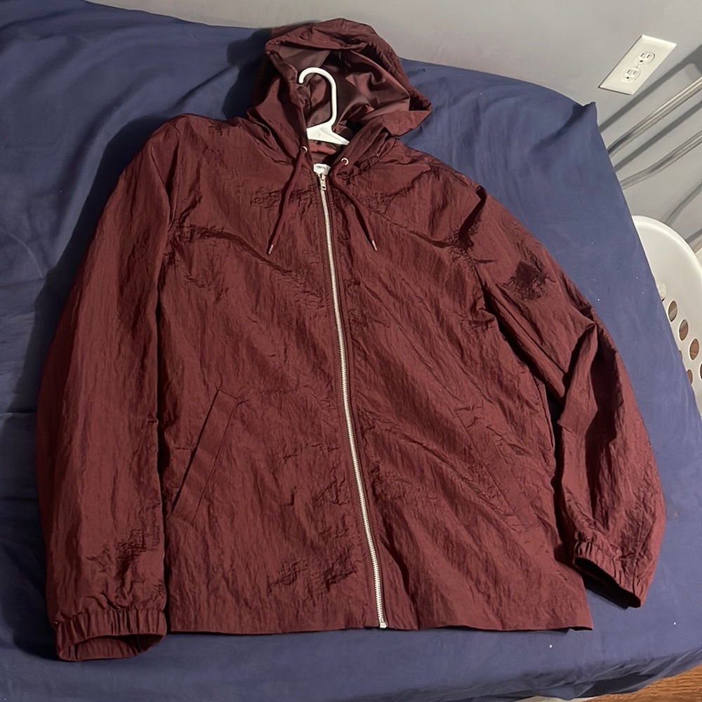 Hooded coach jacket in burgundy